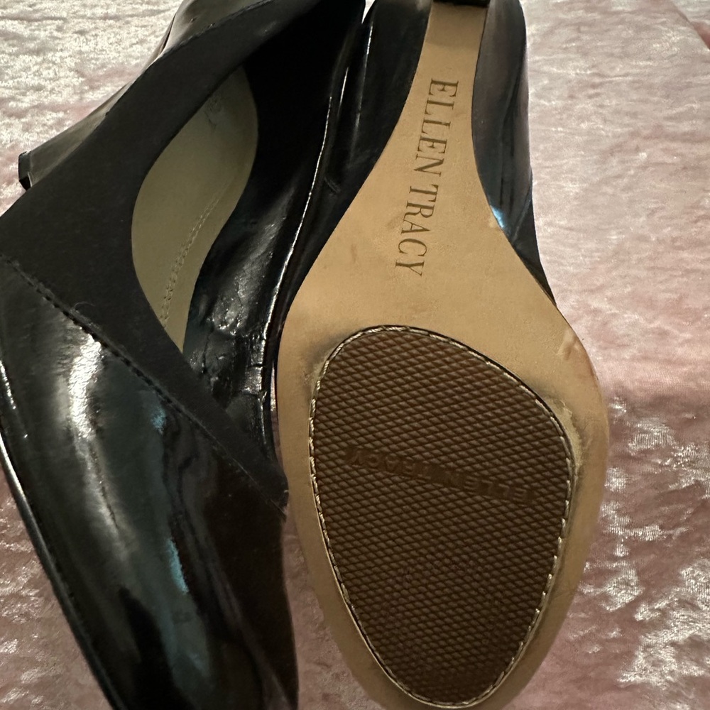 Ellen Tracy Black Patent Leather wedge pumps - Picture 3 of 8